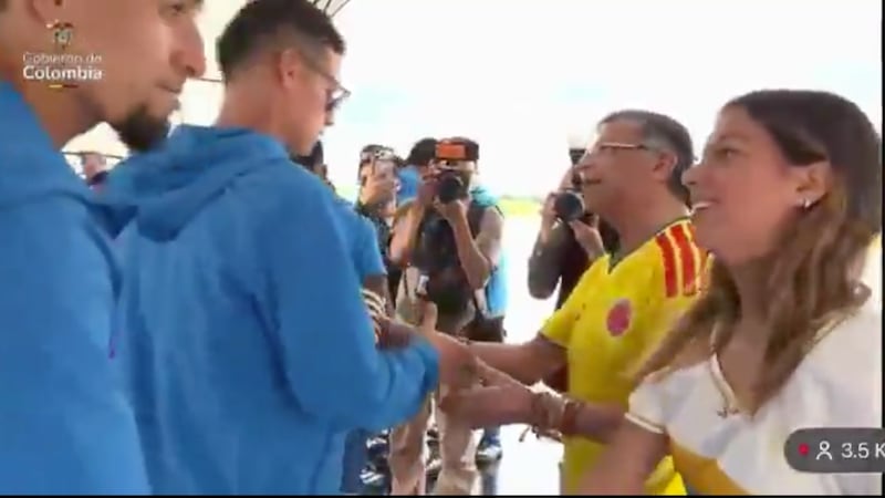 Critican a James Rodríguez por ignorar a Antonella, hija de Gustavo Petro, presidente de Colombia
