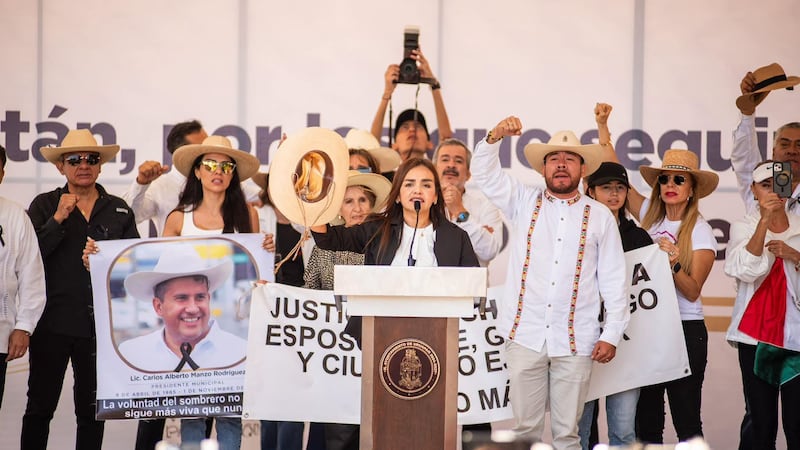“Me quieren quitar del camino”: Grecia Quiroz acusa a sus adversarios políticos
