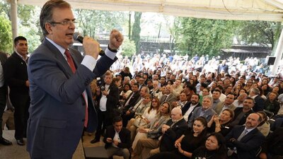 El excanciller creo una asociación civil