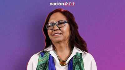 Dio clases de educación básica durante 12 años y desde hace 28 años es cercana a AMLO