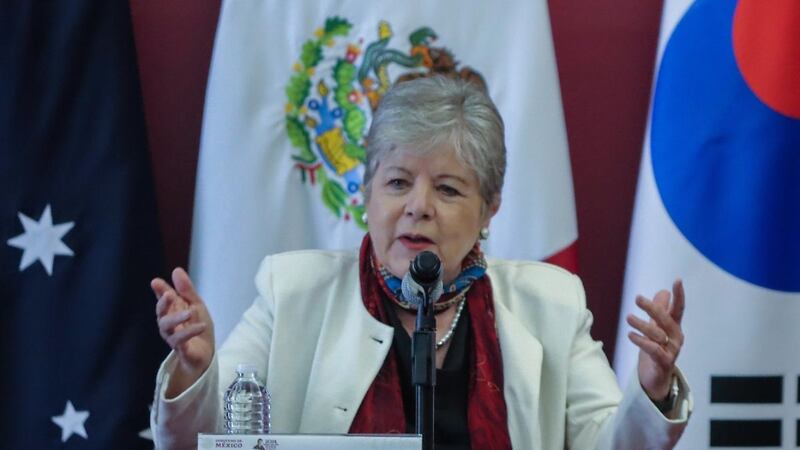 Alicia Bárcena llega a EU para tratar tema de aguas residuales en Tijuana