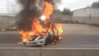 Se reporta que hombres armados están despojando de sus unidades a civiles