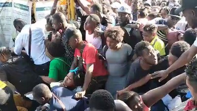 La gente entró en desesperación ante la posibilidad de ser aplastada