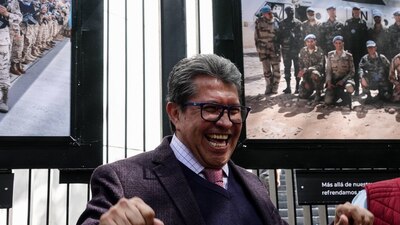 El senador insistió en que buscará la candidatura de Morena para el 2024