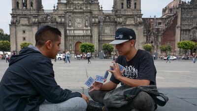 Los mexicanos piensan que el color de piel influye en la educación y salario que se obtiene