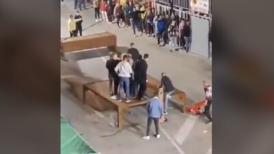 Tras prenderle fuego en los cuernos, intentó escapar, pero no lo logró