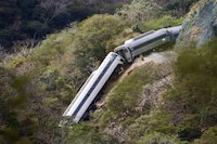 FGR reporta avances en la investigación del descarrilamiento del Interoceánico