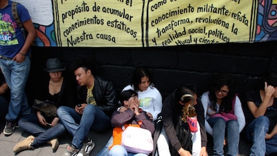 Miles de jóvenes en México batallan para encontrar un puesto de trabajo