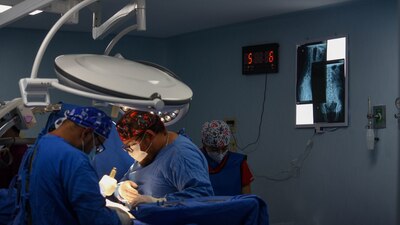 La piel, los huesos, la médula ósea y la córnea, son también tejidos trasplantables