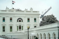 Casa Blanca exige a Irán que reabra el Estrecho de Ormuz y rechaza el pago de peajes