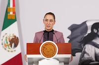 Sheinbaum destaca funeraria ligada a criminales como nueva línea de investigación en caso Ayotzinapa