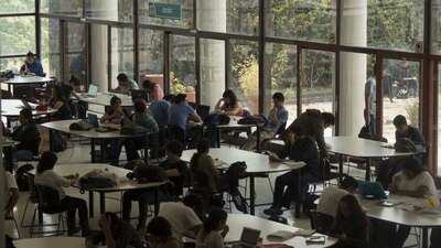 Hay 6 carreras que te pueden dar la oportunidad de ganarte esta beca del banco Santander