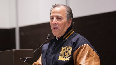 Meade se reunió con profesores de la Facultad de Derecho de la UNAM, de la que es egresado