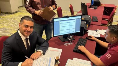 Harfuch acudió este lunes a las oficinas de Morena a hacer el papeleo