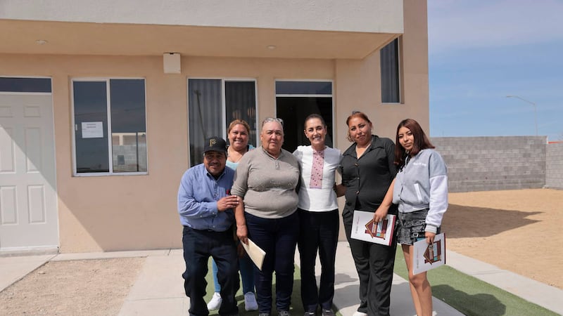 Sheinbaum entrega, en Nuevo León, 53 viviendas del Programa de Vivienda para el Bienestar