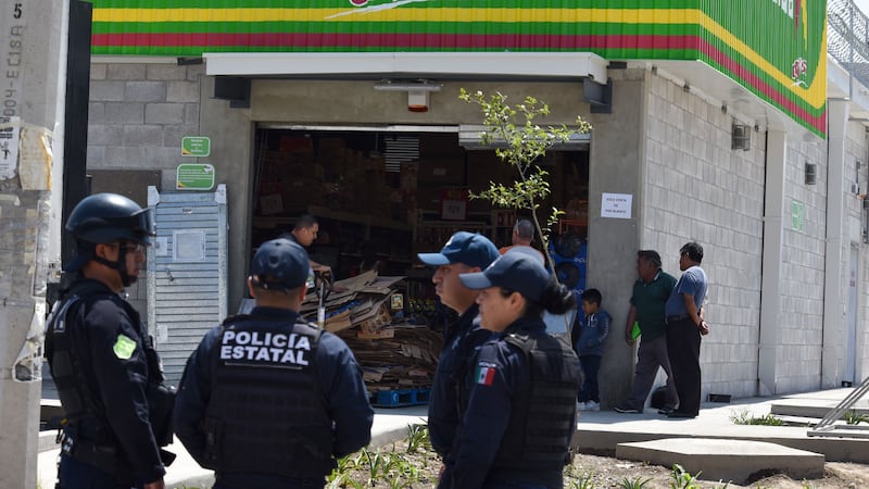 Secuestran a pareja al salir de Bodega Aurrerá y horas después hallan sus cuerpos desmembrados