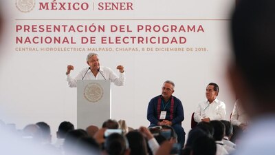 En Chiapas y en compañía del titular de la CFE, anunció su plan de energía