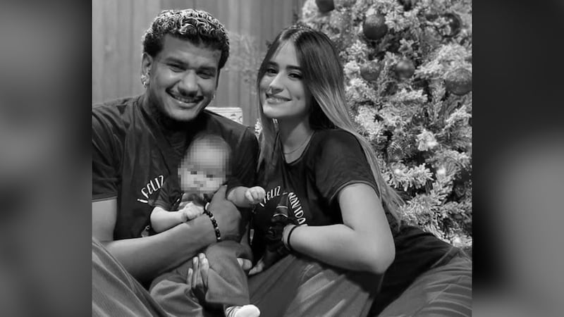 Muere esposa de futbolista tras salvar la vida de su hija durante los terremotos en Venezuela