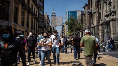 La jefa de Gobierno capitalina indicó que se está analizando la restricción de horarios en algunas actividades