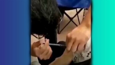 Un enfermero no se dio cuenta que la jeringa que usó para vacunar a una anciana, estaba vacía