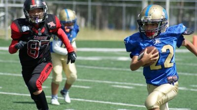 Una diputada quiere que los niños menores de 12 años no jueguen futbol americano