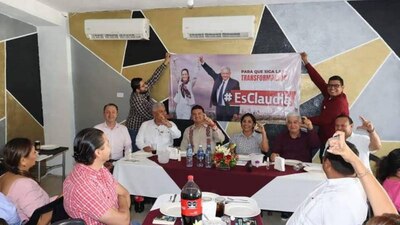 Colgaron una lona en la que mostraron el nombre de la jefa de Gobierno