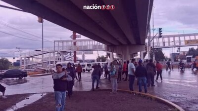 Los manifestantes arribaron a la vialidad desde el lunes por la noche