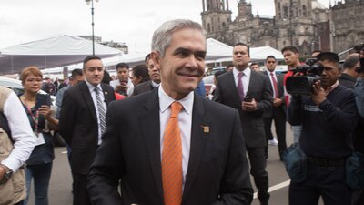 Miguel Ángel Mancera es el abogado mejor visto para ser fiscal general de México, de acuerdo con un sondeo