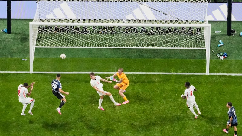 Argentina remonta y vencen 2-1 a Inglaterra; enfrentarán a España en la final del Mundial