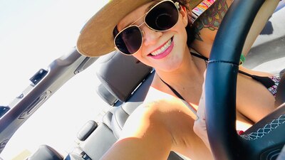 La influencer de Only Fans que propone 'chichis para todas'