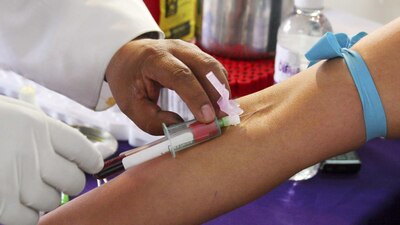 Los padres de una niña con leucemia impedían que recibiera transfusiones de sangre por su religión