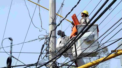 Los trabajos para restablecer el servicio no han parado desde el 26 de octubre