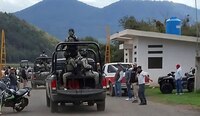 Comuneros de Cherán, Morelia, se enfrentan con presuntos capos del crimen organizado