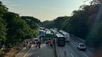 Ciudadanos bloquean la Autopista del Sol en plenas vacaciones por cierre del acceso a Dos Arroyos