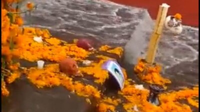 La ofrenda más grande de Michoacán fue destruida luego de una tormenta en Tacámbaro.