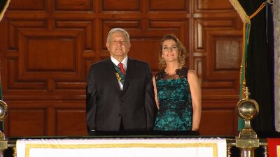 Durante la ceremonia, AMLO solo estuvo acompañado por su esposa Beatriz Gutiérrez Müller