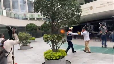 Elementos de Protección Civil retiraron a las personas que se encontraban en el Patio