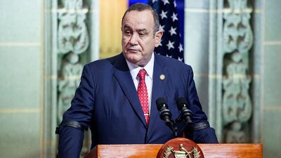 Tomó esta decisión por las críticas que hizo EU por relegir a su fiscal general