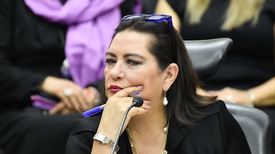 Taddei formaliza su renuncia al INE en medio de señalamientos por irregularidades