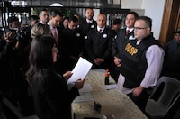 Juez vincula a proceso al exgobernador priista Javier Duarte por peculado