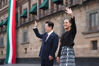 Sheinbaum anuncia que impulsará la creación de un centro cultural del K-Pop en México