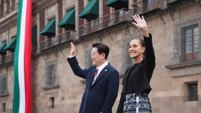 Sheinbaum anuncia que impulsará la creación de un centro cultural del K-Pop en México