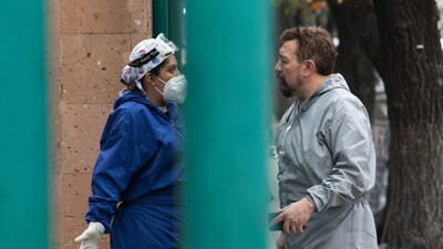 Los pasantes que quieran seguir colaborando en el hospital podrán hacerlo, pero de manera voluntaria.