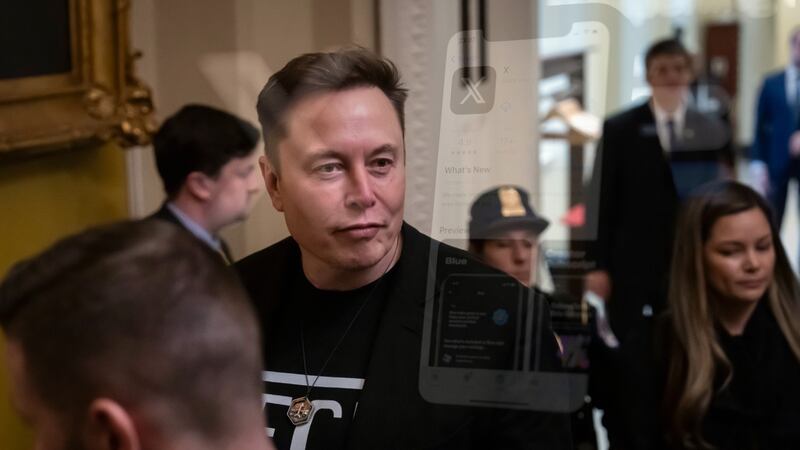 Elon Musk denuncia ciberataque masivo contra X