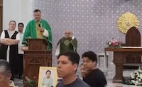 VIDEO: Balacera interrumpe misa en Los Mochis mientras el sacerdote tranquiliza a fieles