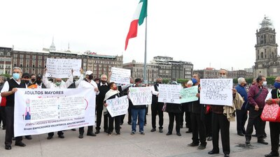 Un grupo de trabajadores de la tercera edad agradecieron su incorporación laboral