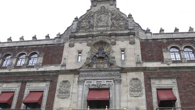 Los demás trabajadores del área se encuentran en monitoreo, informó la Presidencia