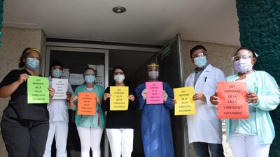 Por desorganización y falta de vacunas, por día se inmunizan en promedio casi 17 mil personas