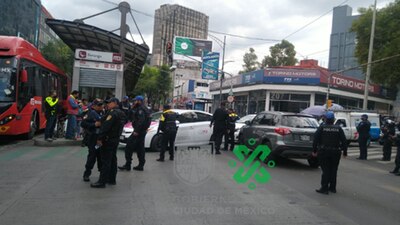 Servicios médicos y policiacos resguardaron la zona de la colonia Roma