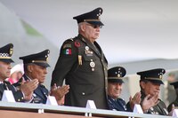 Raymundo Riva Palacio: El relevo de los militares